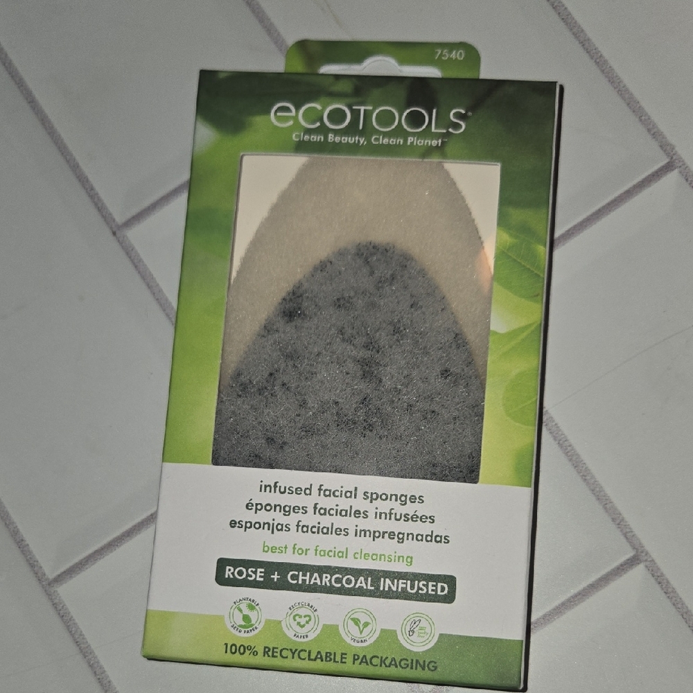 EcoTools Infused Facial Sponges - Cream and Charcoal